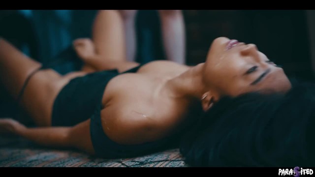 Хоррор-порно с тентаклями и лесбиянками